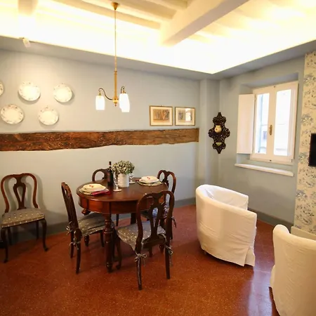 La Casa Sulla Piazza コルトーナ