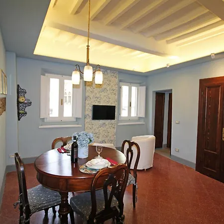 La Casa Sulla Piazza Apartament